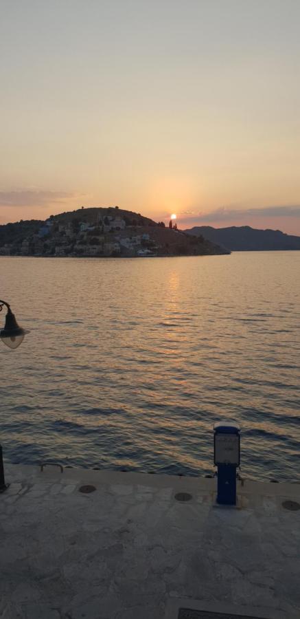 Villas Danezis - New Marina , Σύμη Εξωτερικό φωτογραφία